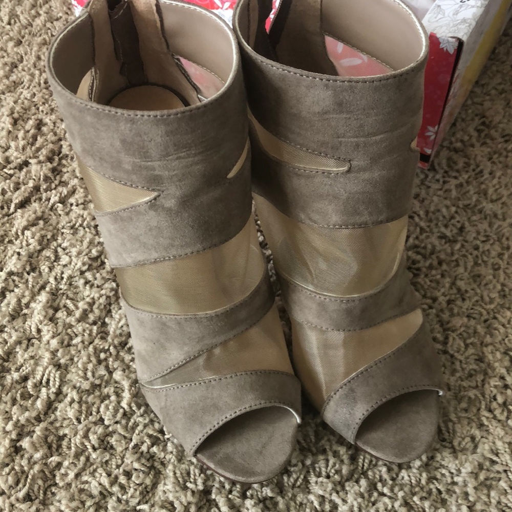 Open toed chines laundry nude bootie